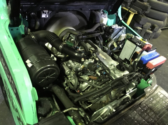 Газ-бензиновий навантажувач Mitsubishi з кареткою бічного зміщення. Модель KFGE15P-TP, 2022 року Ровно - изображение 7