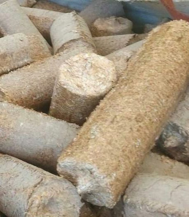 ПАЛИВНI БРИКЕТИ З ЛУШПИННЯ СОНЯШНИКА ТА СОЛОМИ ПШЕНИЦі Дніпро - зображення 1