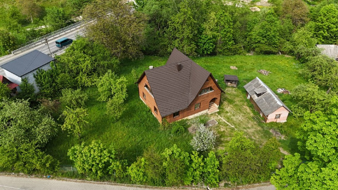 Триповерховий мансардний будинок в Яремче 240 м² Яремче - изображение 2