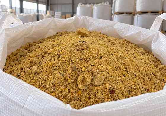 Crushed soybean cake for feed buyers — USD 390 / EUR 340 per MT Львов