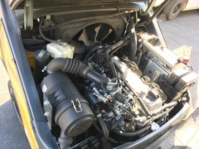 Вилочний автонавантажувач Komatsu, компакт з кабіною та позиціонером для кожної вили. Модель: FG20NT Винница - изображение 9