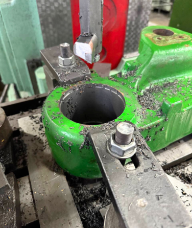 Ремонт задньої навіски (важелів, валів, тяги) тракторів John Deere 8000 Ровно