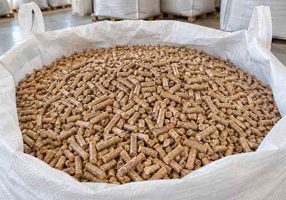 Hardwood sawdust fuel pellets for export Львів