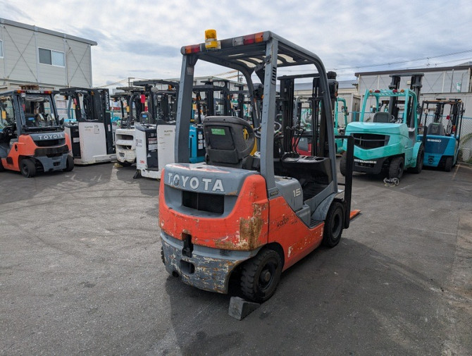 Дизельний навантажувач Toyota моделі 02-8FD15 з функцією бічного зсуву Киев - изображение 4