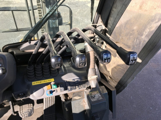 Вилочний автонавантажувач Komatsu, компакт з кабіною та позиціонером для кожної вили. Модель: FG20NT Винница - изображение 7