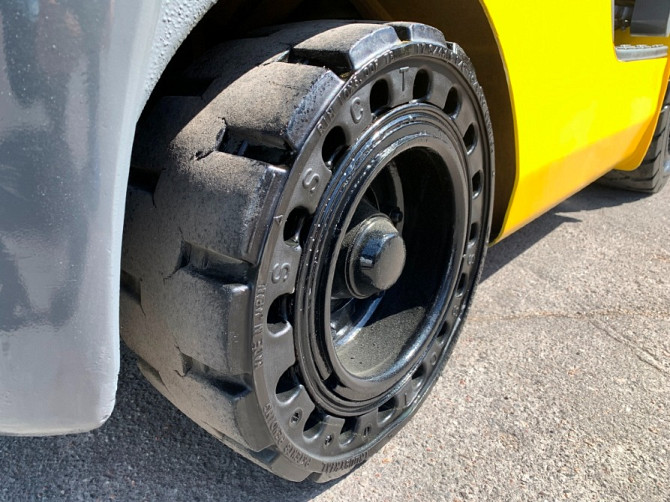Вилочний автонавантажувач Komatsu, компакт з кабіною та позиціонером для кожної вили. Модель: FG20NT Вінниця - зображення 9