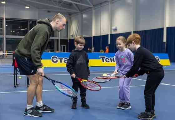 Професійний тенісний клуб у Києві. Оренда кортів Хард та Грунт Київ. Київ