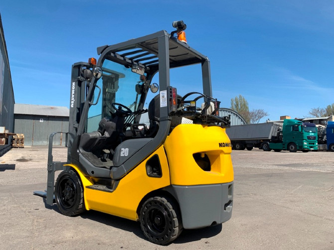 Вилочний автонавантажувач Komatsu, компакт з кабіною та позиціонером для кожної вили. Модель: FG20NT Вінниця - зображення 3