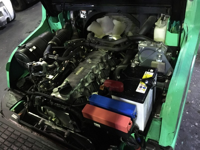 Газово-бензиновий навантажувач Mitsubishi KFGE15P-TP з кареткою бічного зміщення. 2022 року випуску Винница - изображение 5