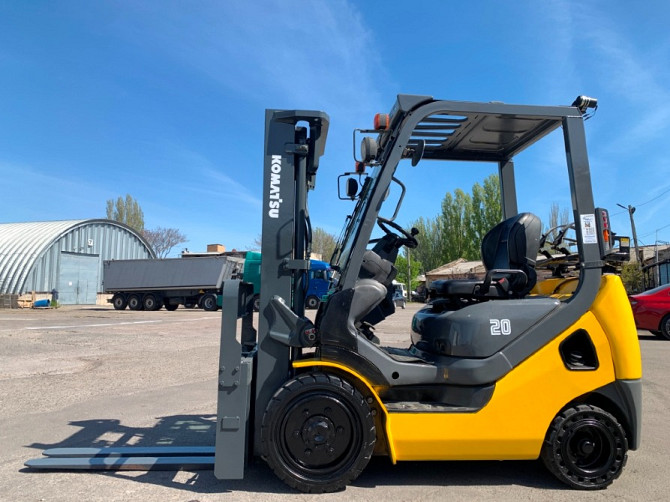 Вилочний автонавантажувач Komatsu, компакт з кабіною та позиціонером для кожної вили. Модель: FG20NT Вінниця - зображення 1
